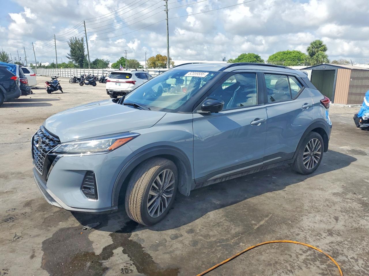 2021 NISSAN KICKS