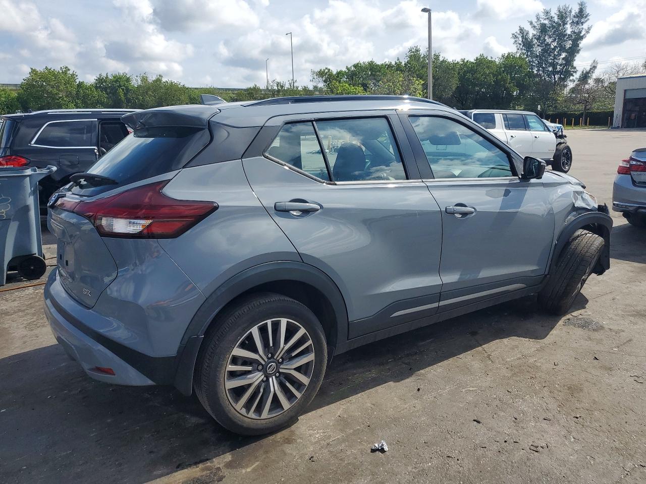 2021 NISSAN KICKS