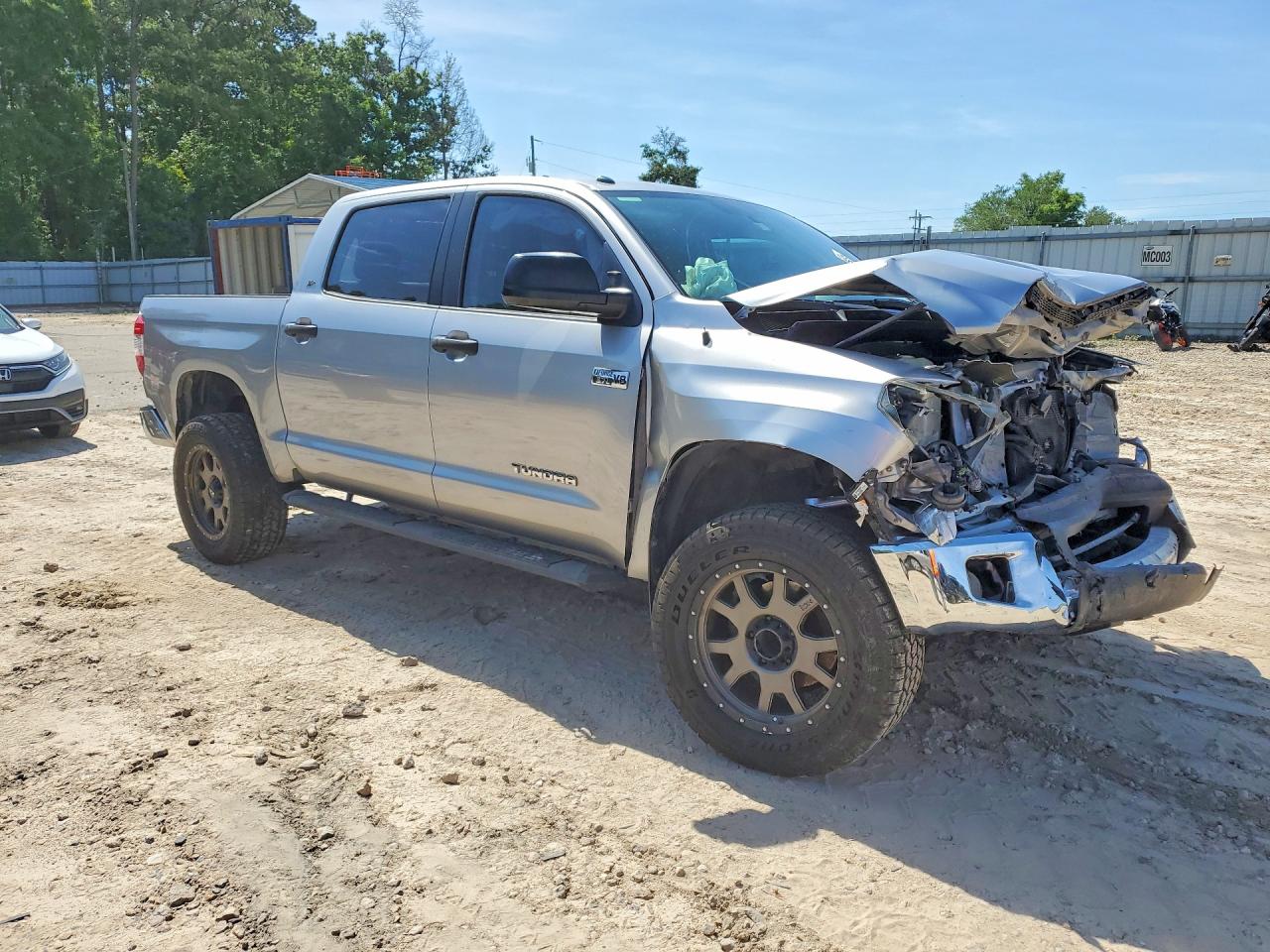 2017 TOYOTA TUNDRA