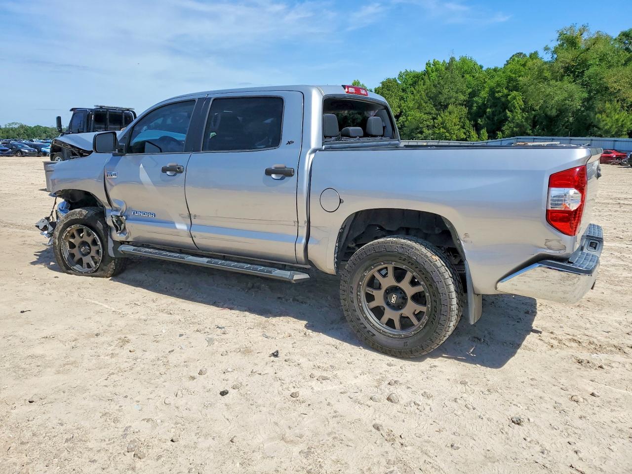 2017 TOYOTA TUNDRA