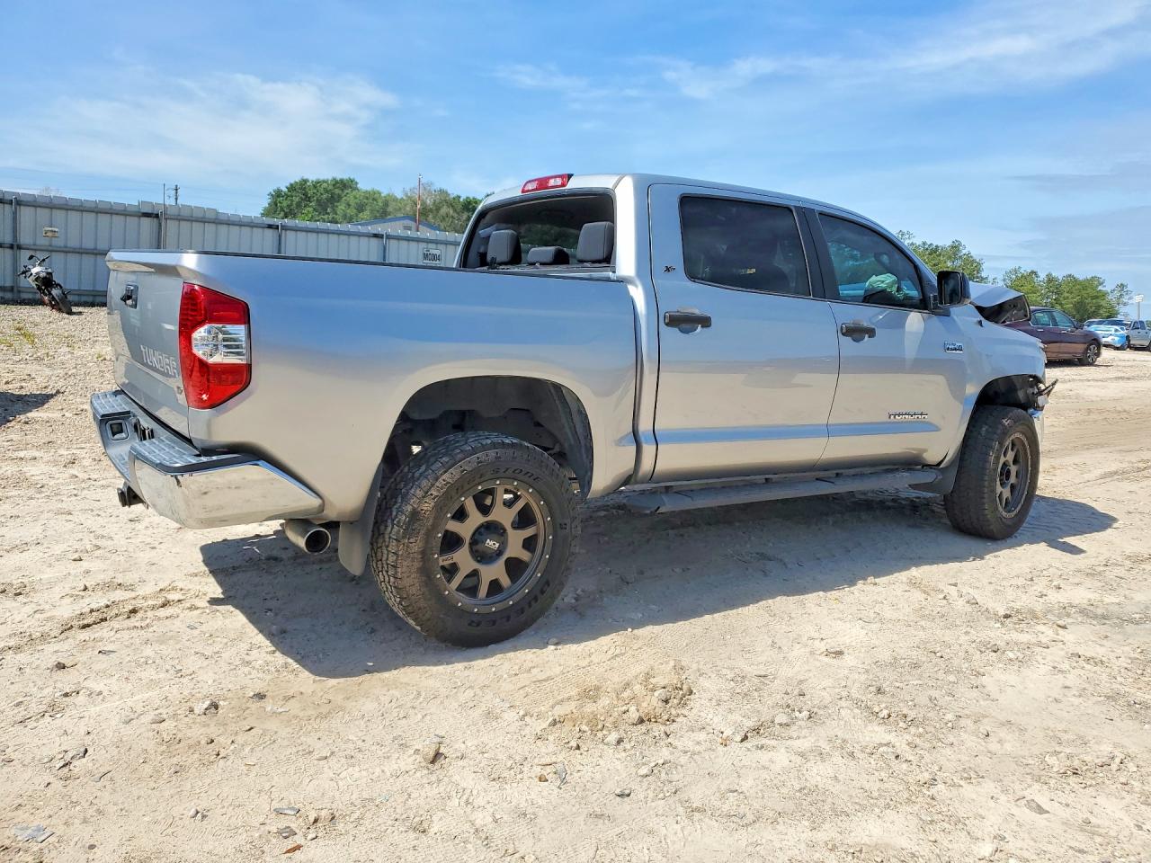 2017 TOYOTA TUNDRA
