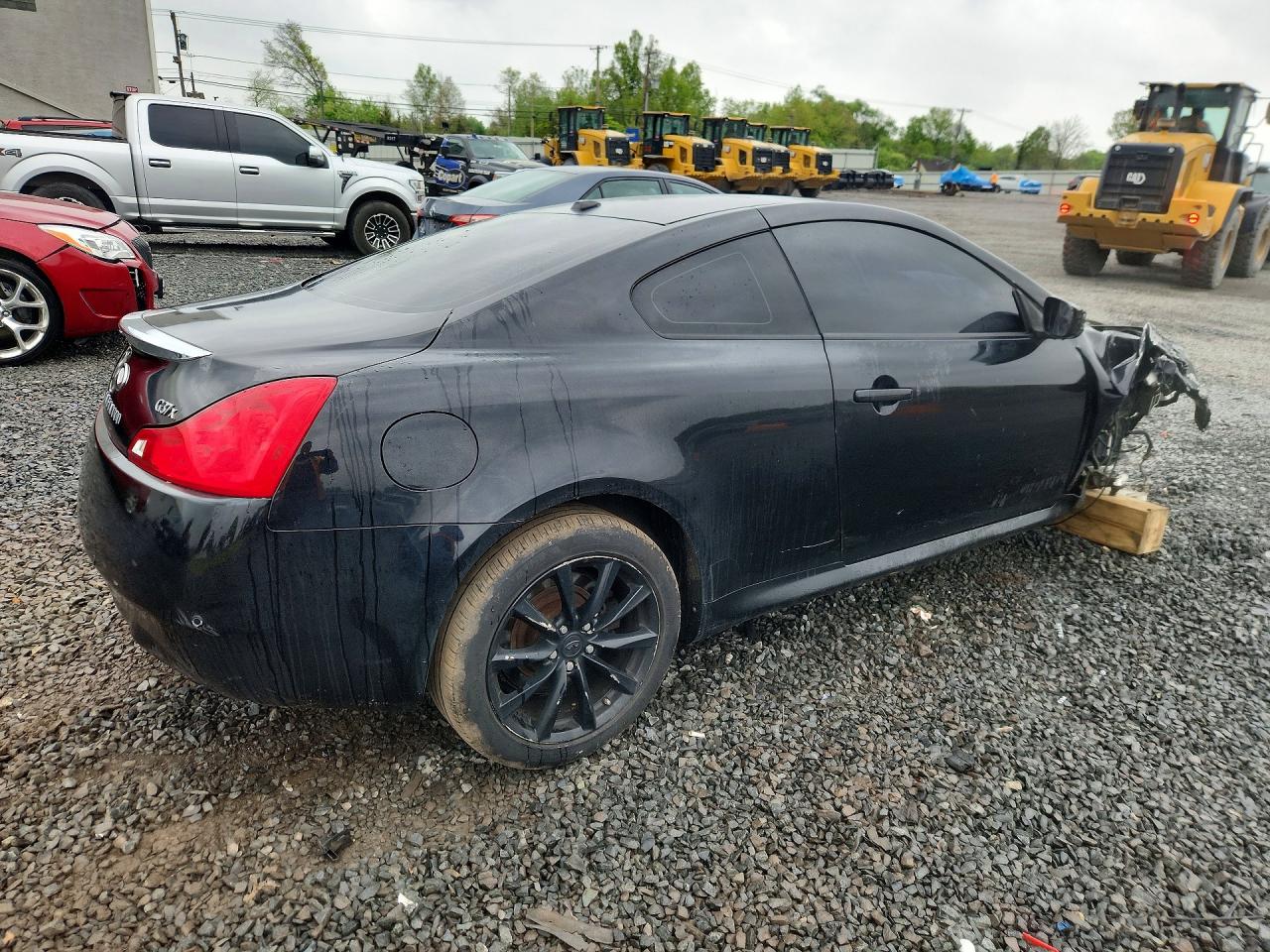 2013 INFINITI G37