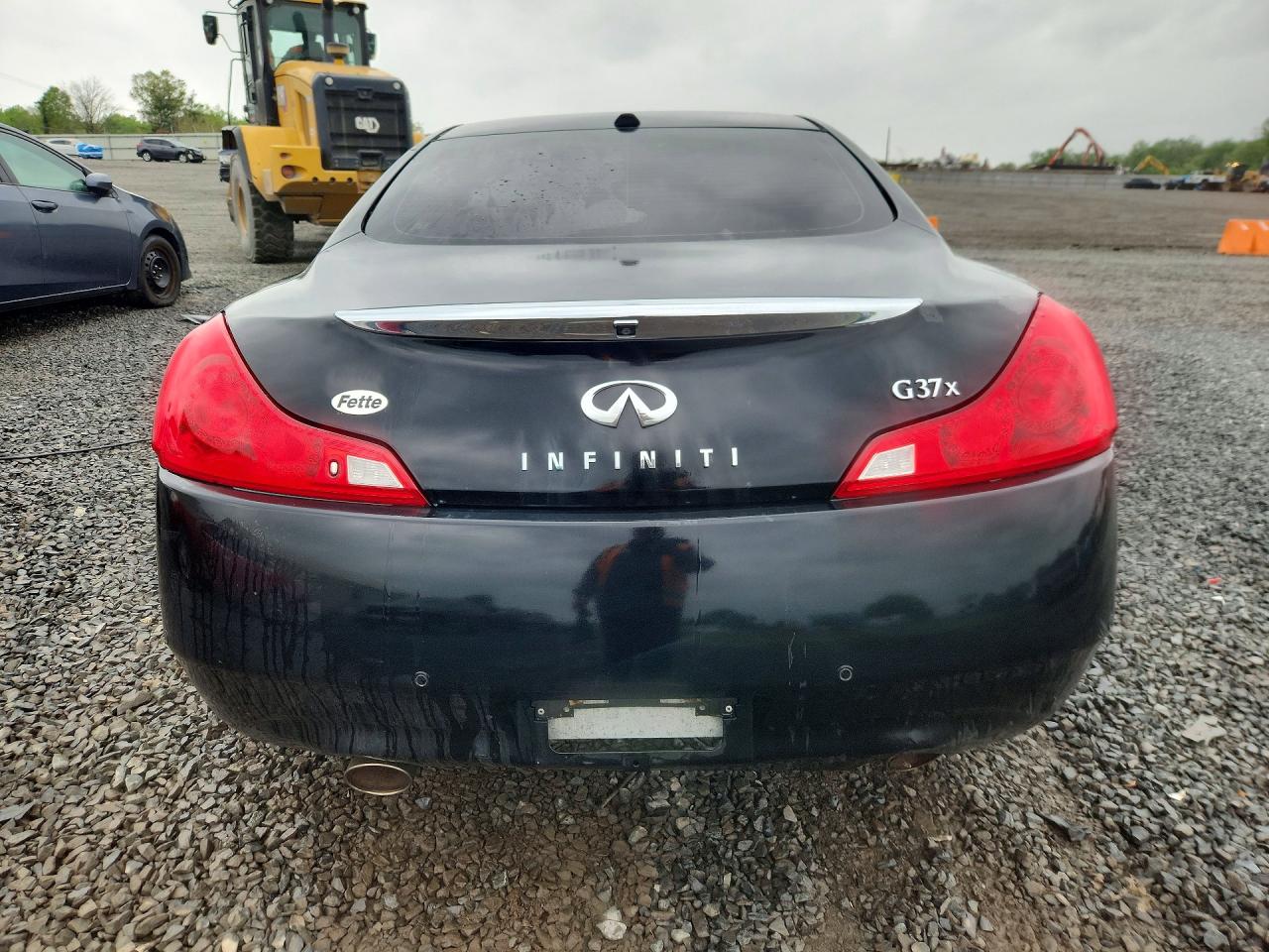 2013 INFINITI G37