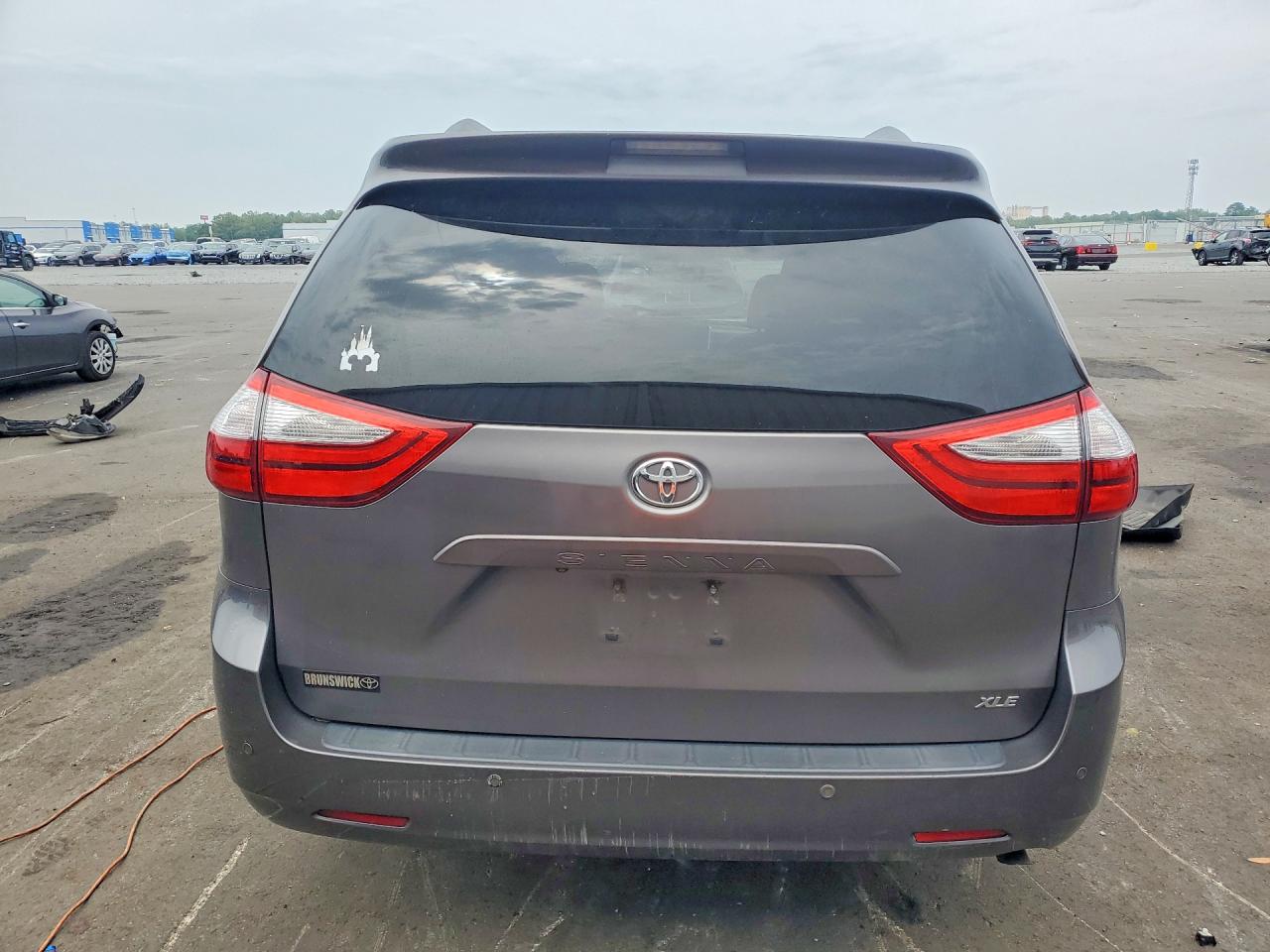 2015 TOYOTA SIENNA