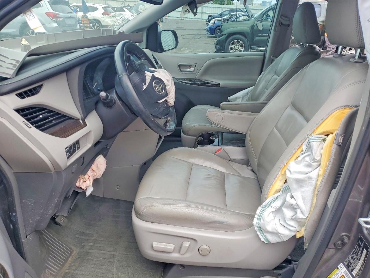 2015 TOYOTA SIENNA