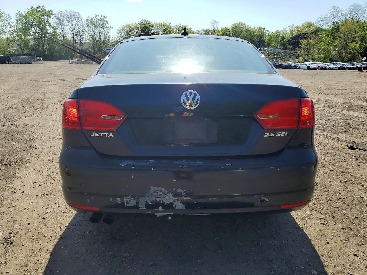 2011 VOLKSWAGEN JETTA