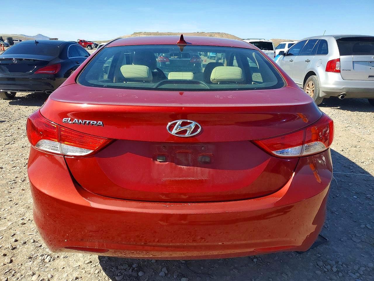 2011 HYUNDAI ELANTRA