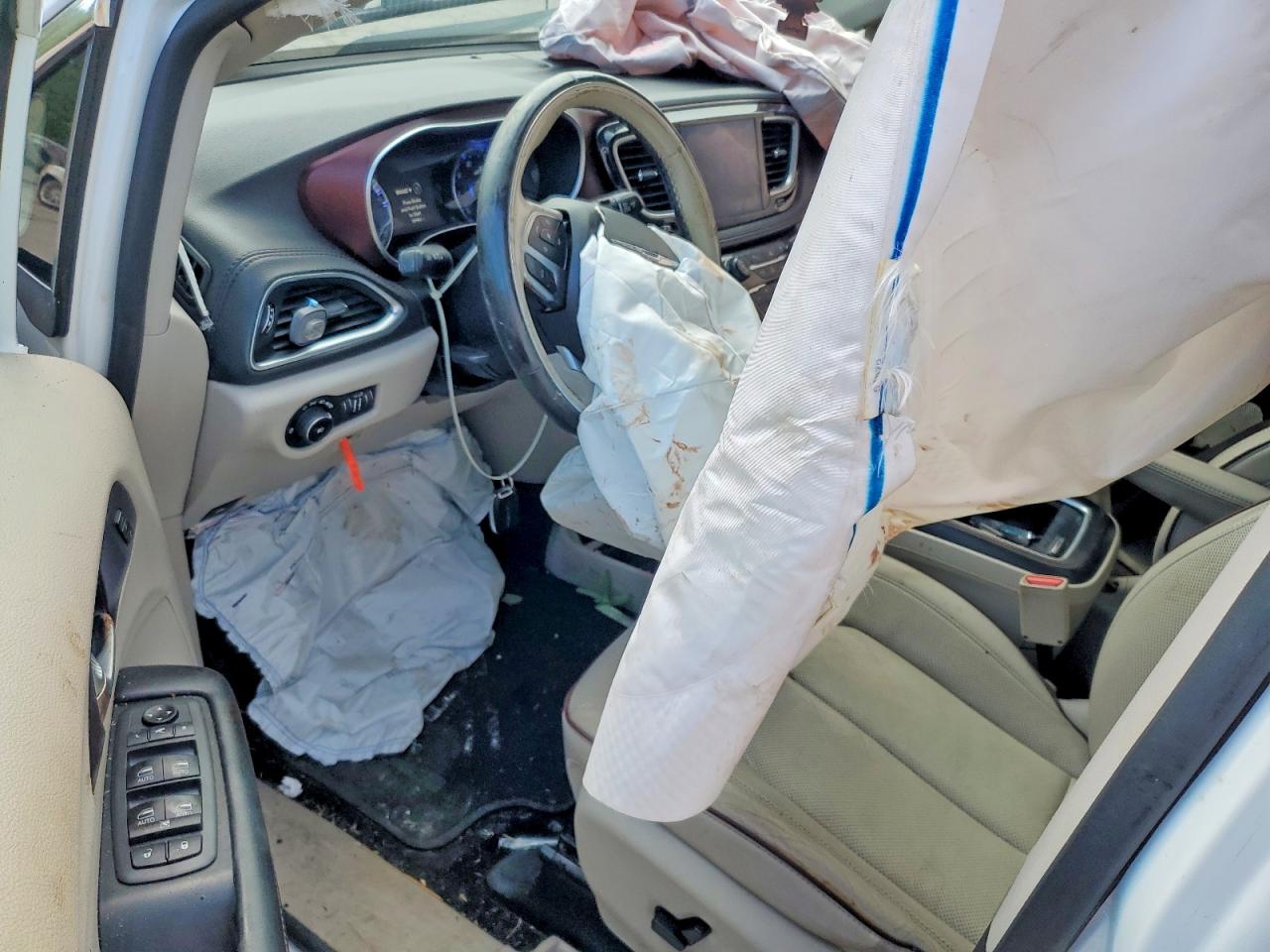 2017 CHRYSLER PACIFICA