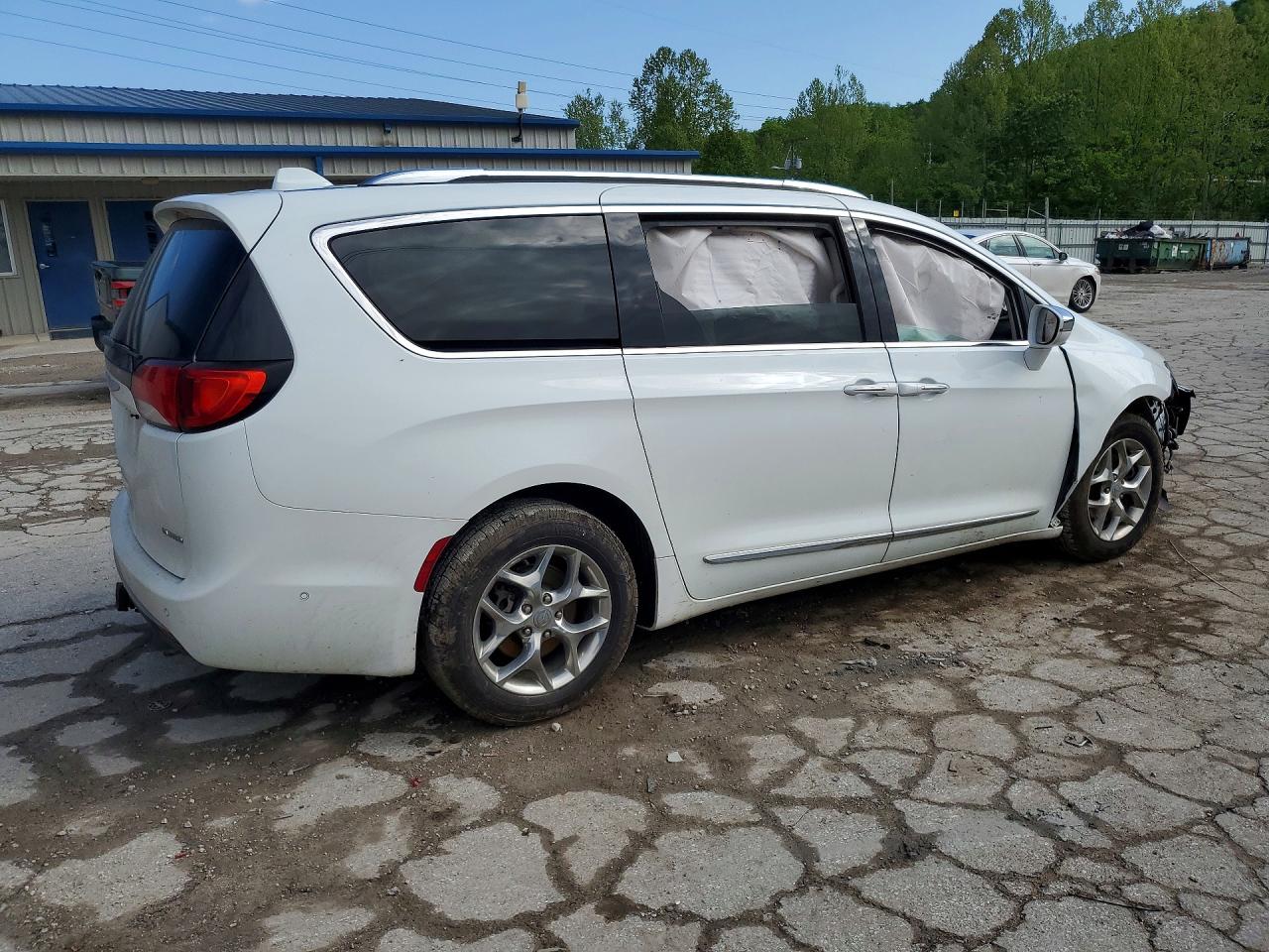 2017 CHRYSLER PACIFICA