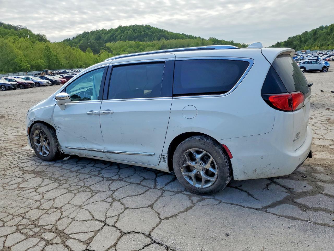 2017 CHRYSLER PACIFICA