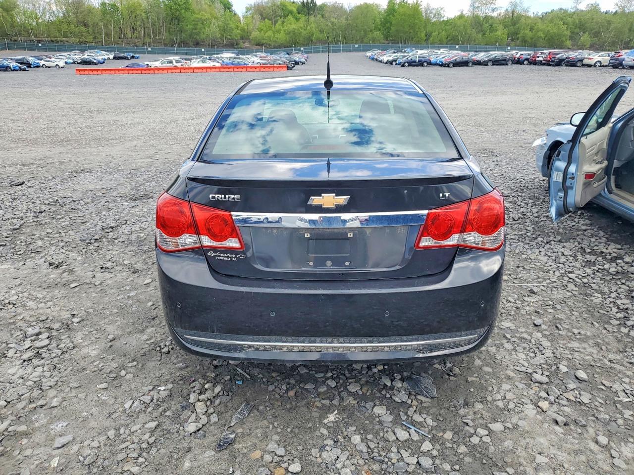 2011 CHEVROLET CRUZE