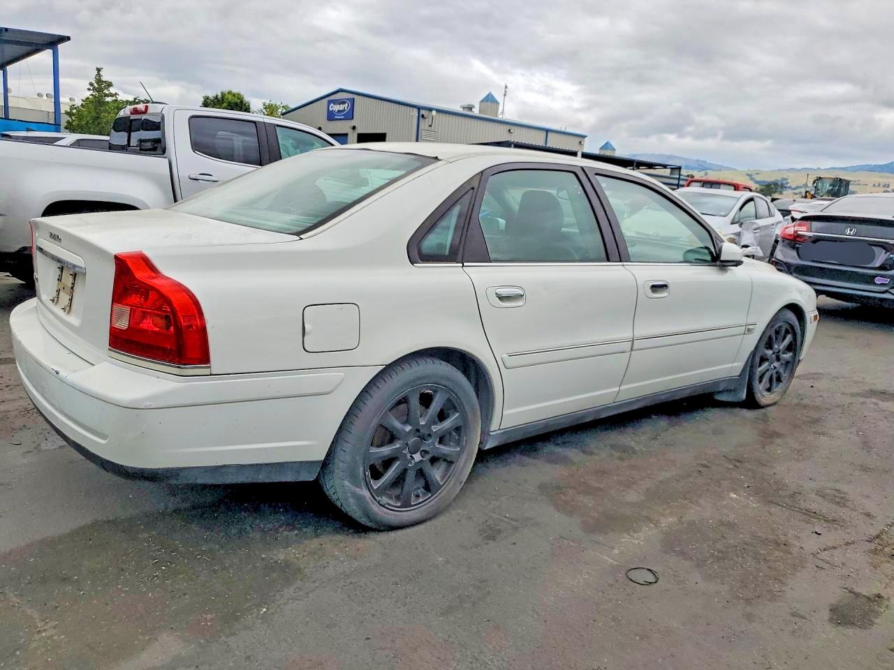 2004 VOLVO S80
