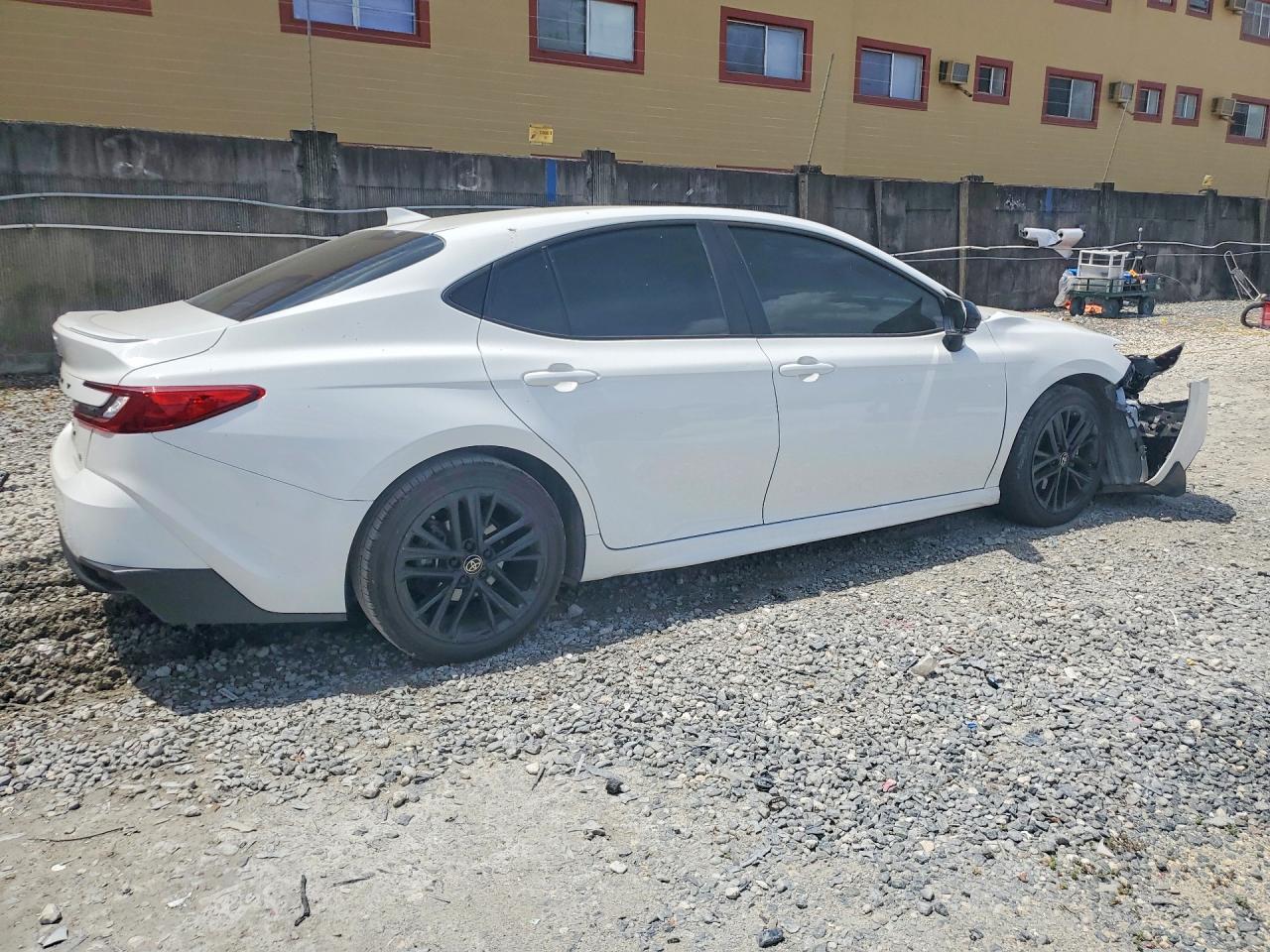 2025 TOYOTA CAMRY