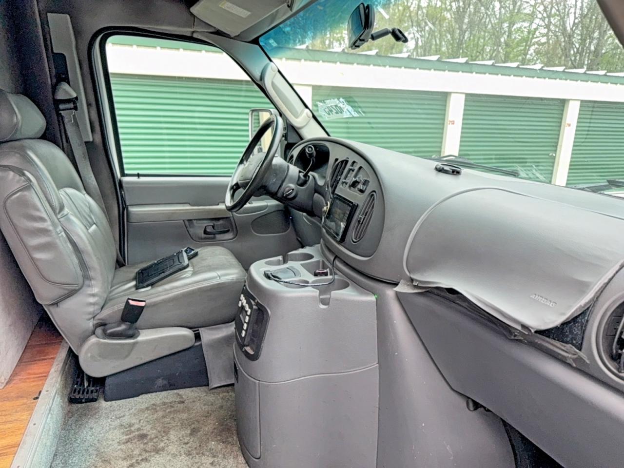 2003 FORD ECONOLINE