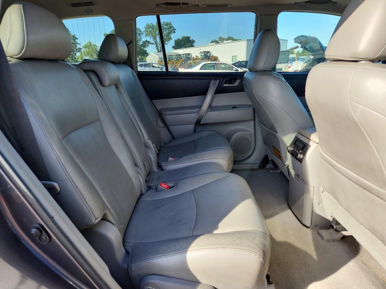 2010 TOYOTA HIGHLANDER