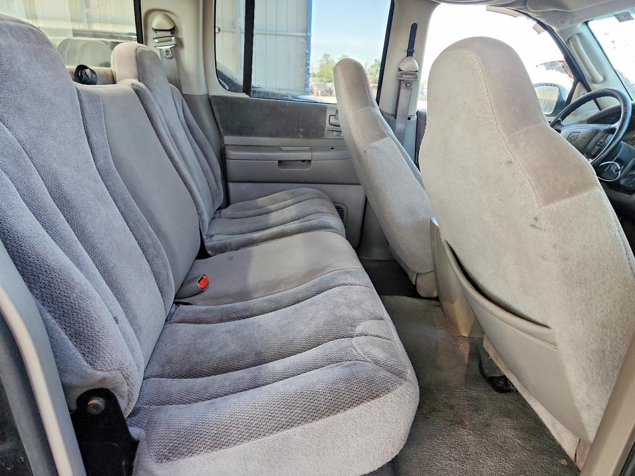 2004 DODGE DAKOTA