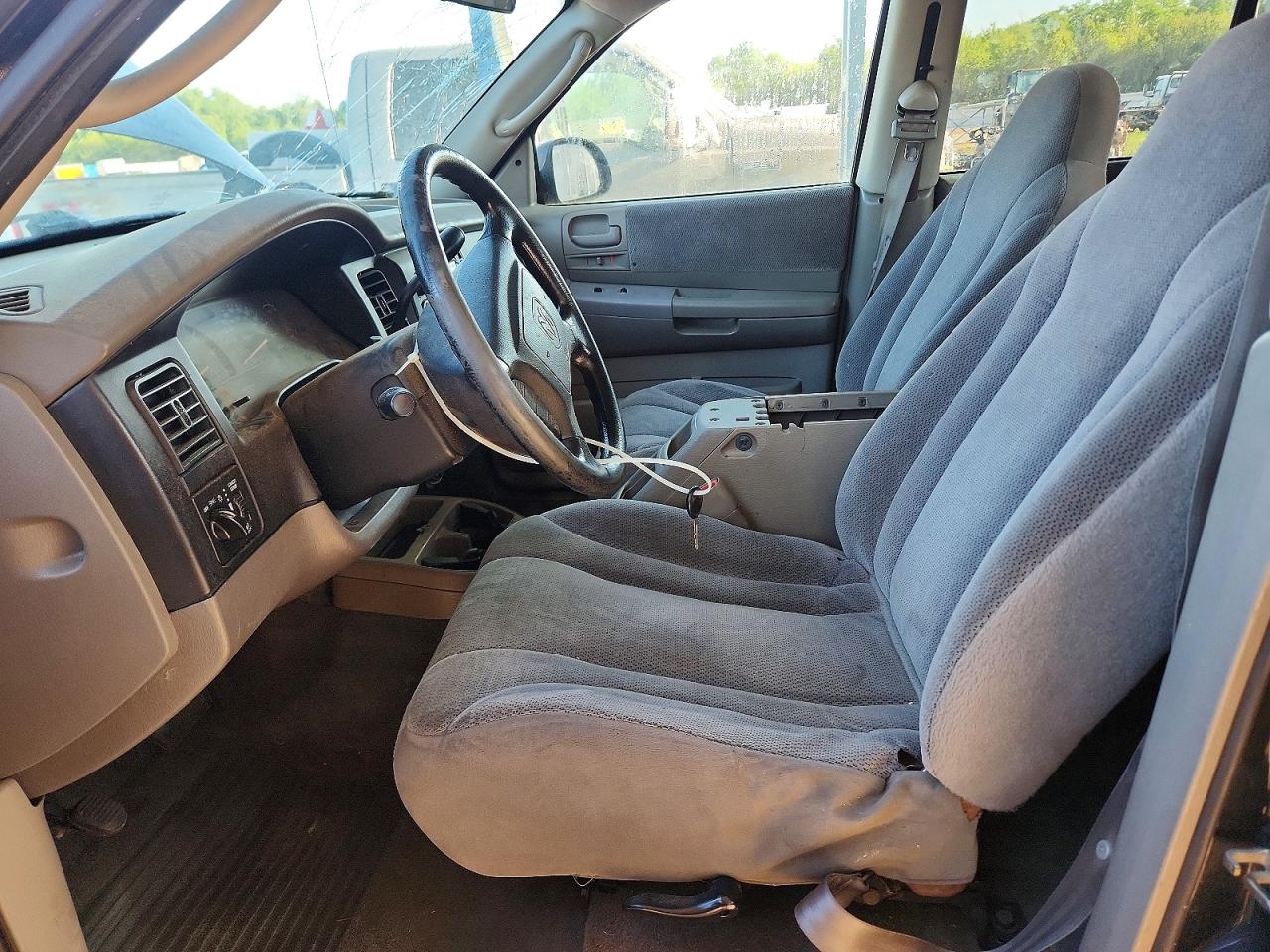 2004 DODGE DAKOTA