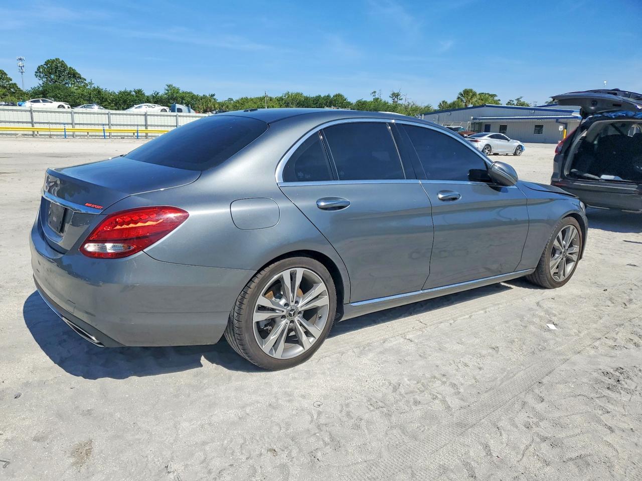 2018 MERCEDES-BENZ C-CLASS