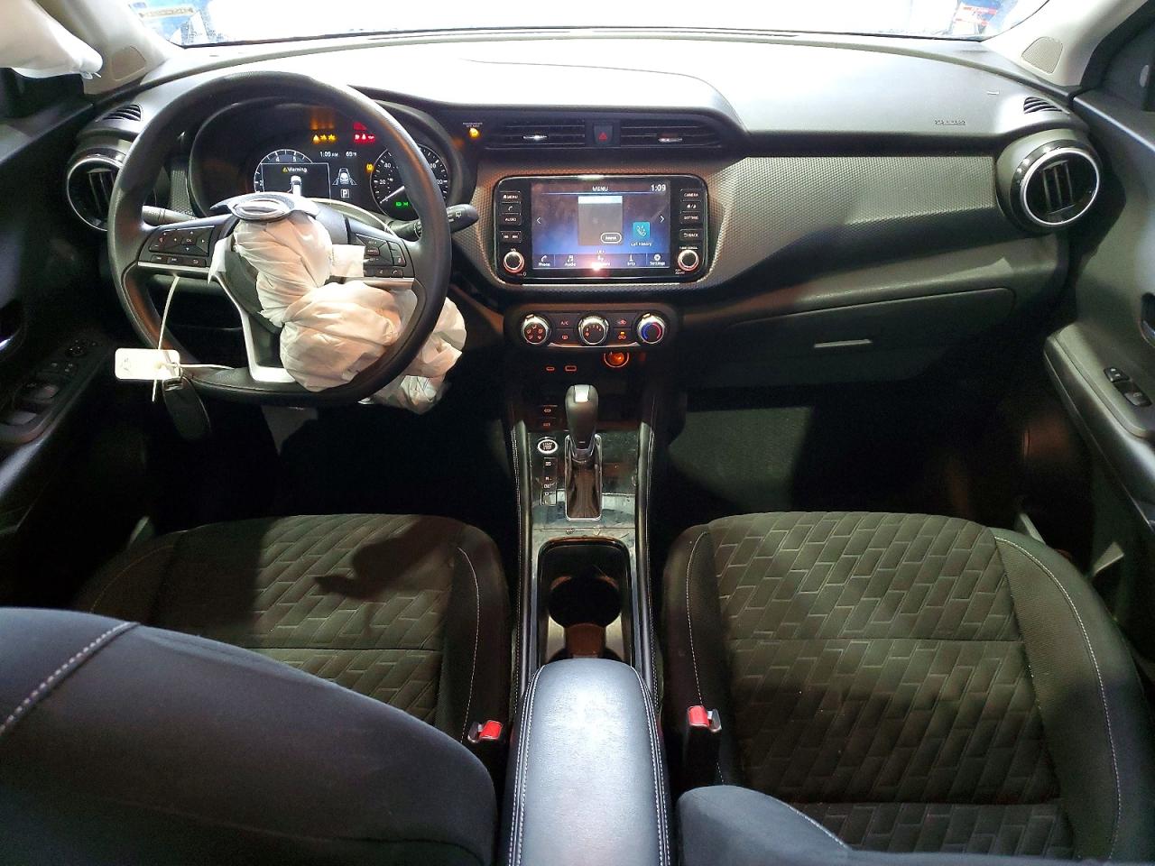 2023 NISSAN KICKS