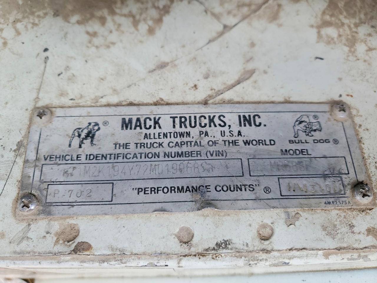 2002 MACK MR6405