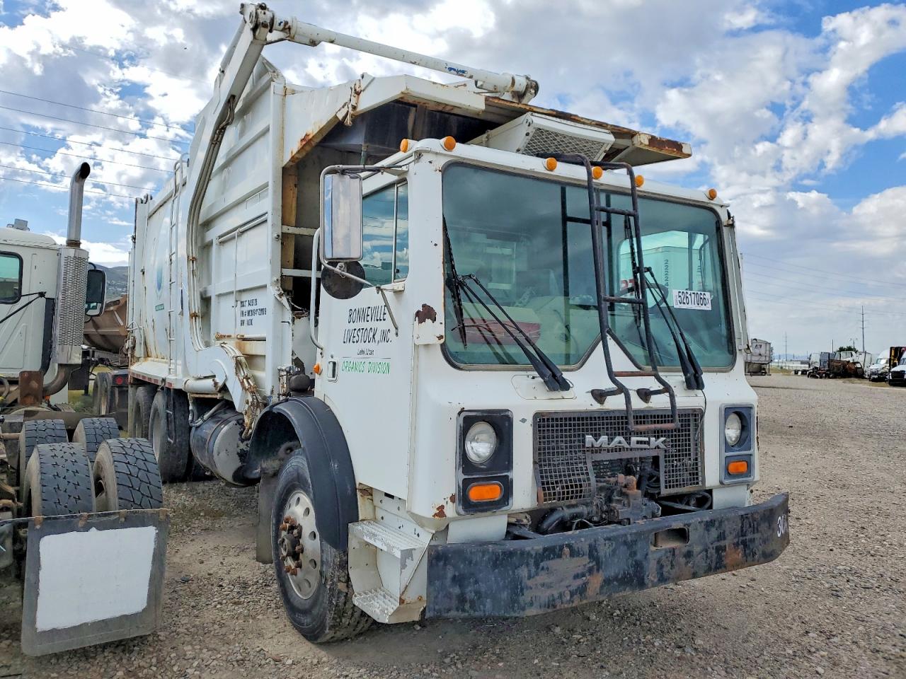 2002 MACK MR6405