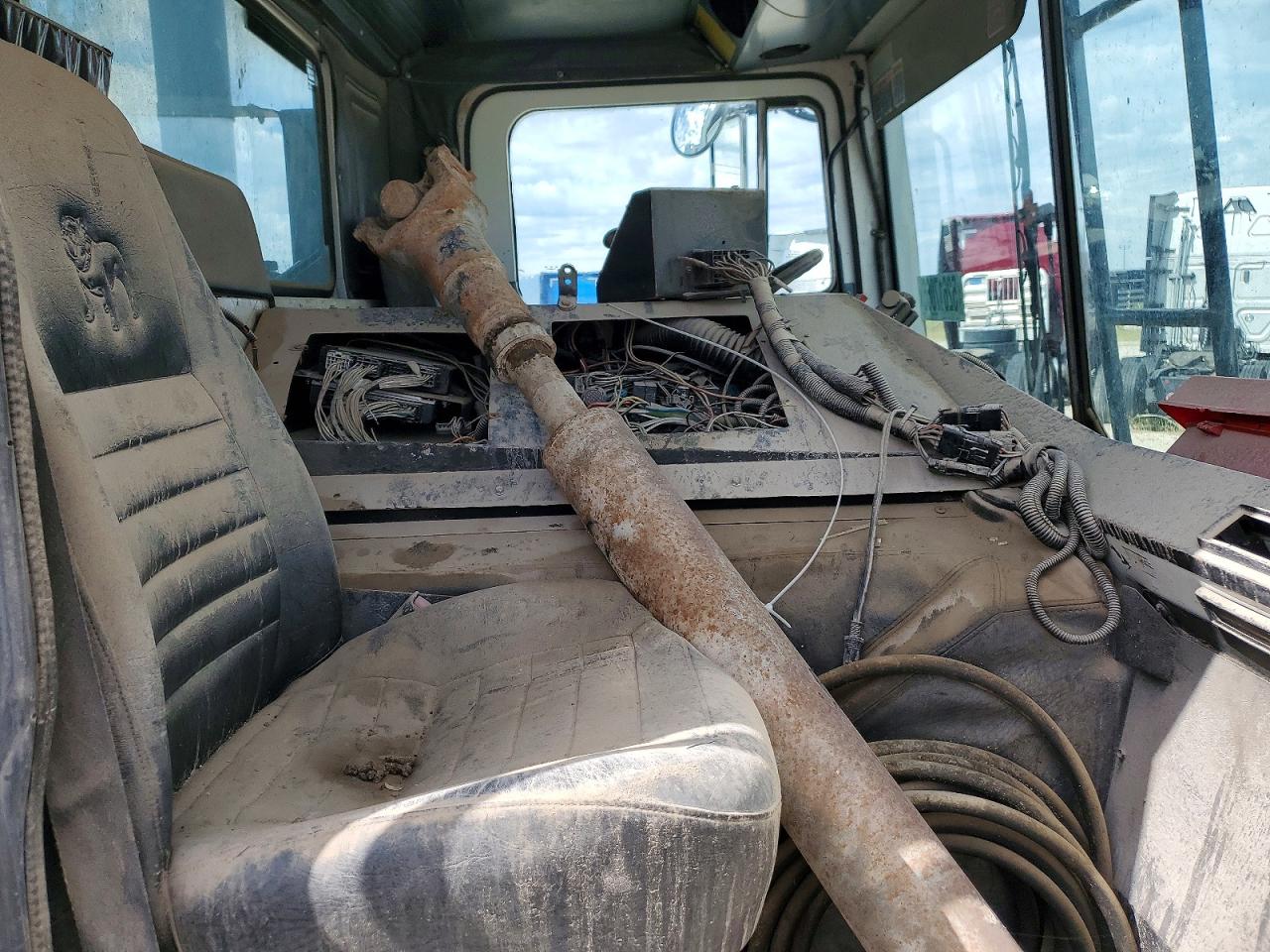 2002 MACK MR6405