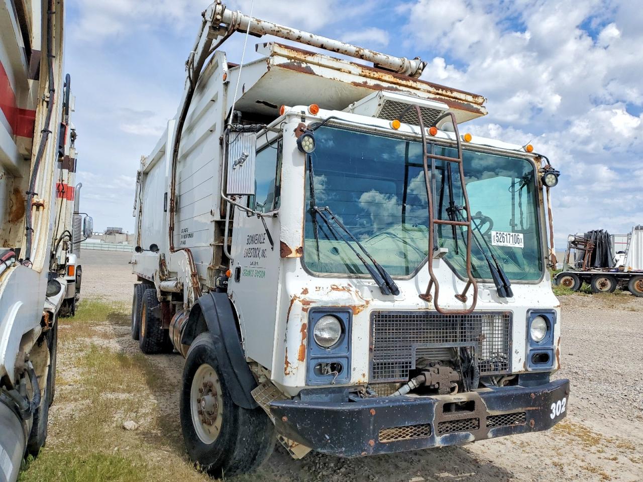 2002 MACK MR6905