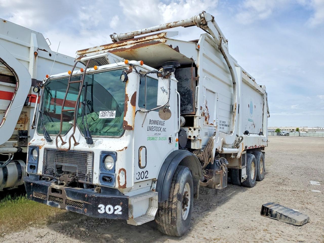 2002 MACK MR6905