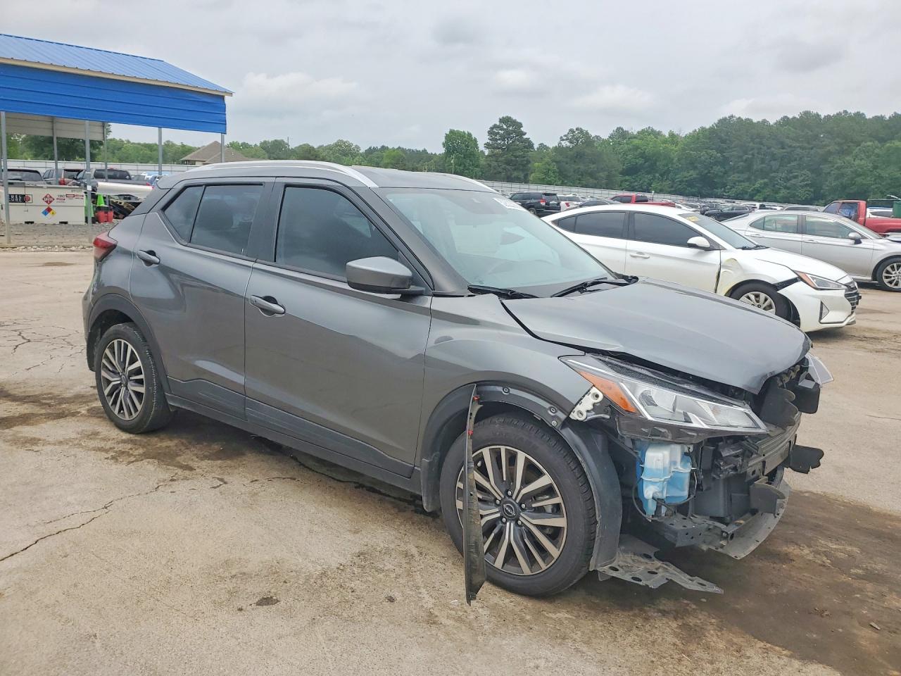 2023 NISSAN KICKS