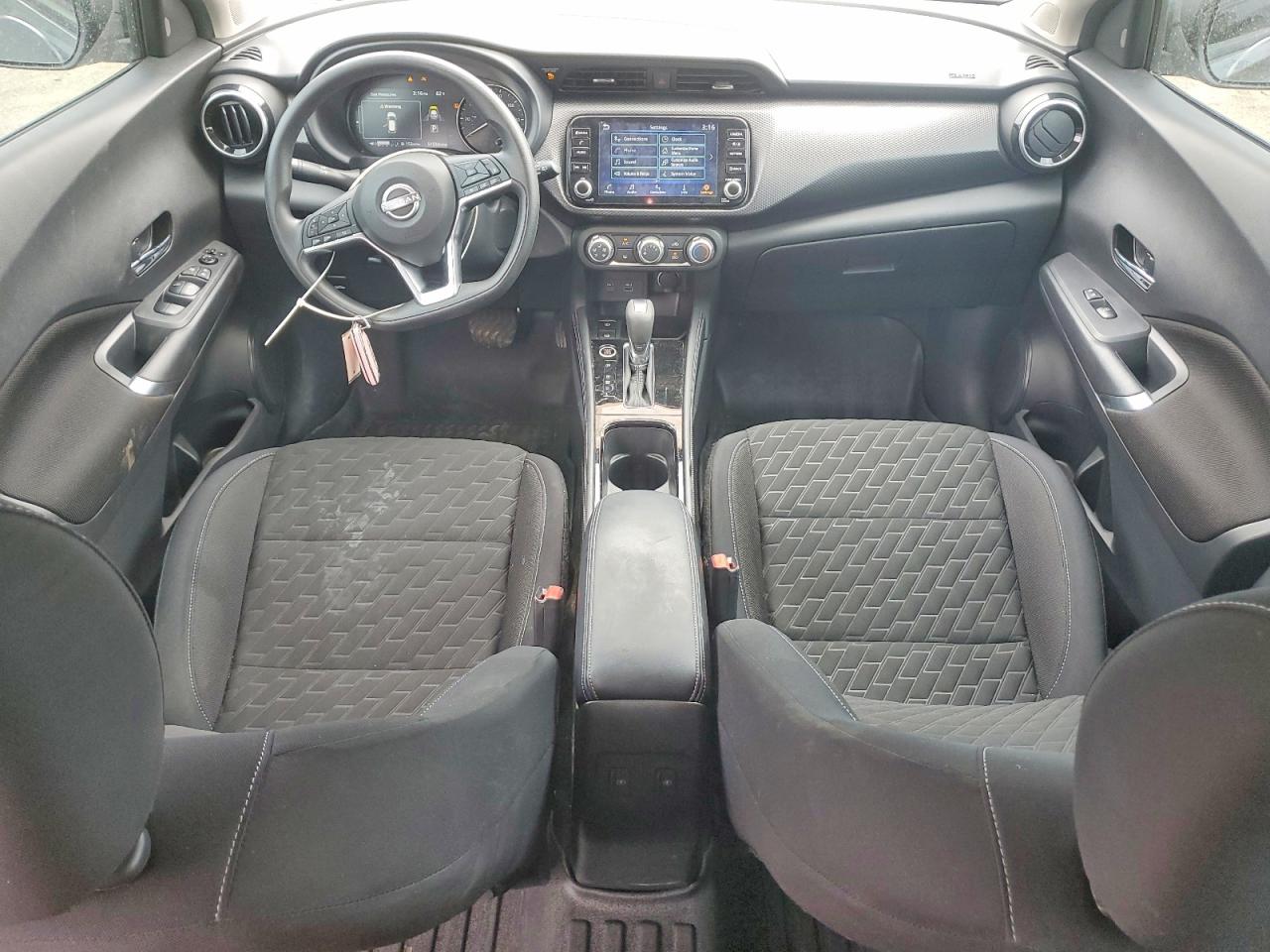 2023 NISSAN KICKS