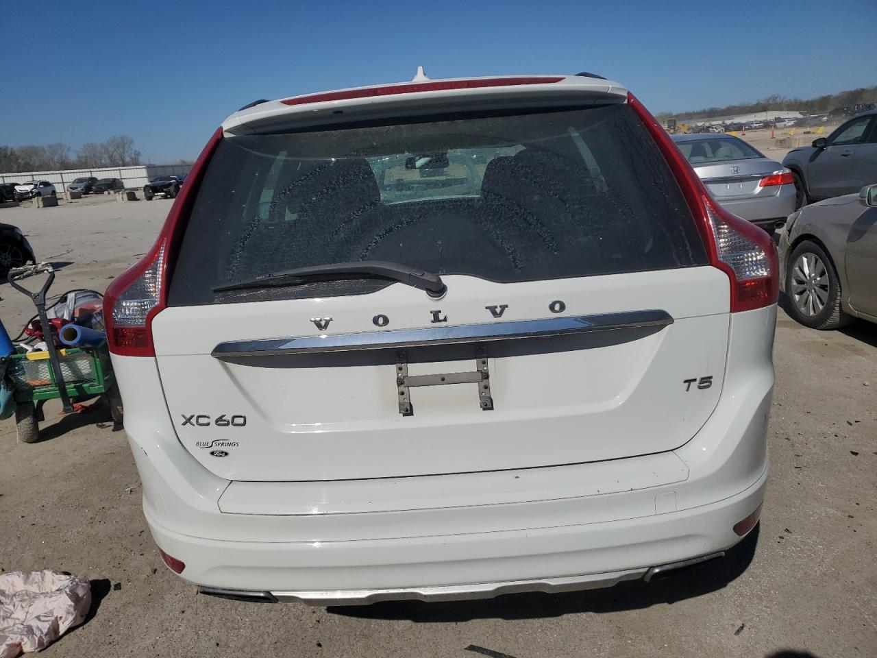 2015 VOLVO XC60