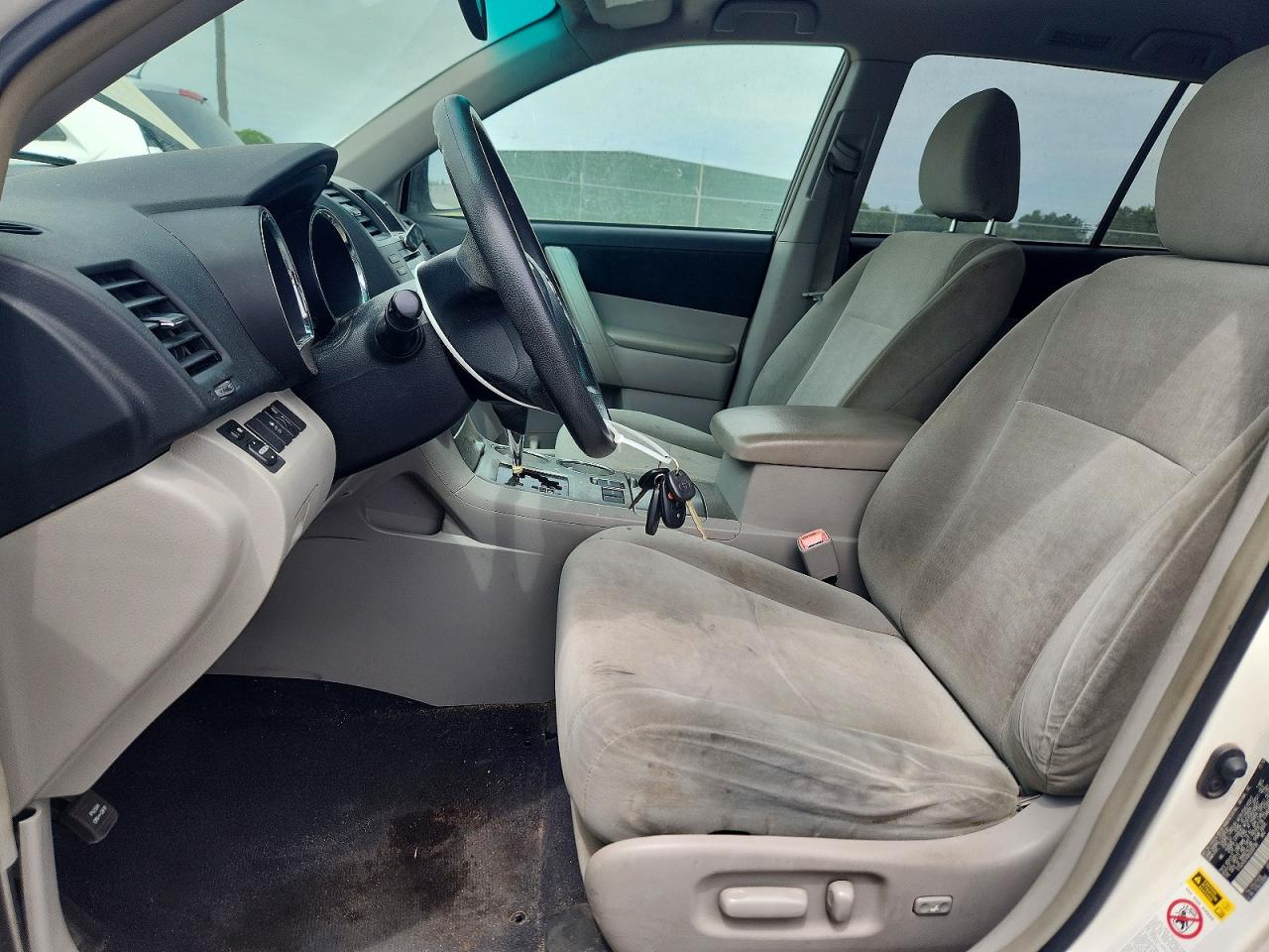 2011 TOYOTA HIGHLANDER
