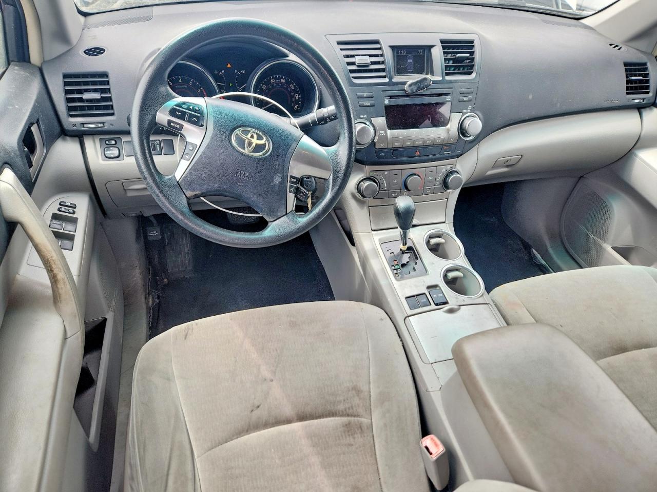 2011 TOYOTA HIGHLANDER