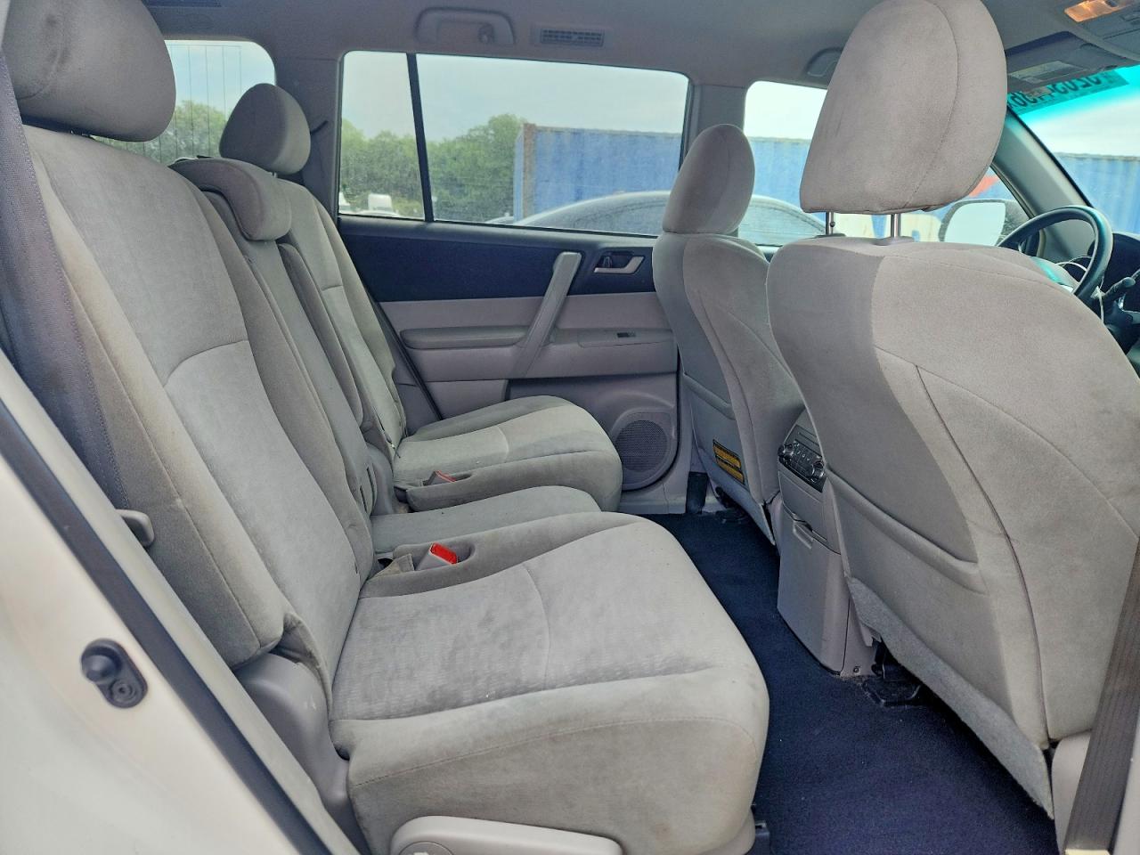 2011 TOYOTA HIGHLANDER