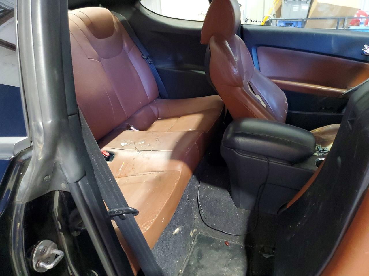 2010 HYUNDAI GENESIS