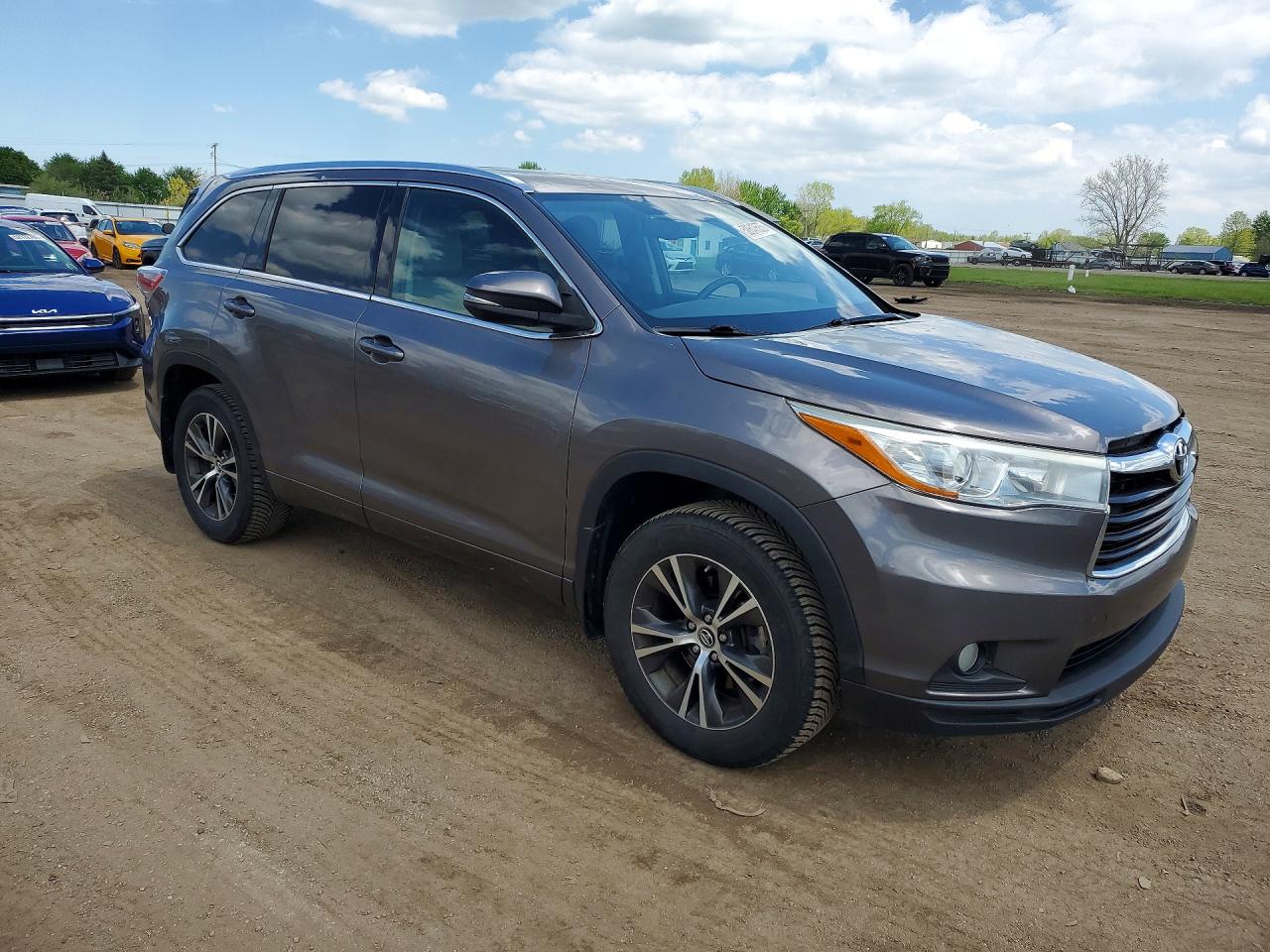 2016 TOYOTA HIGHLANDER