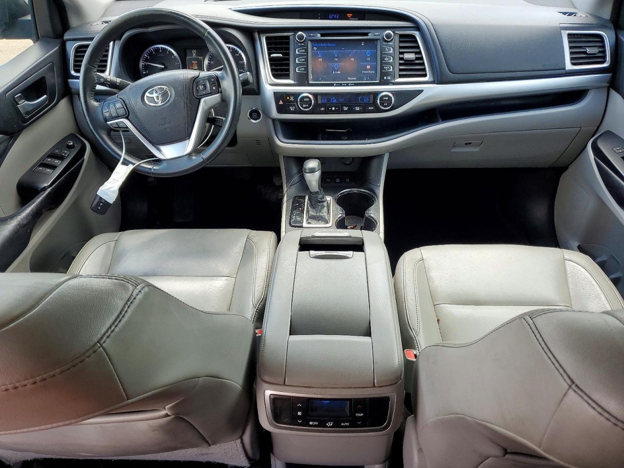 2016 TOYOTA HIGHLANDER