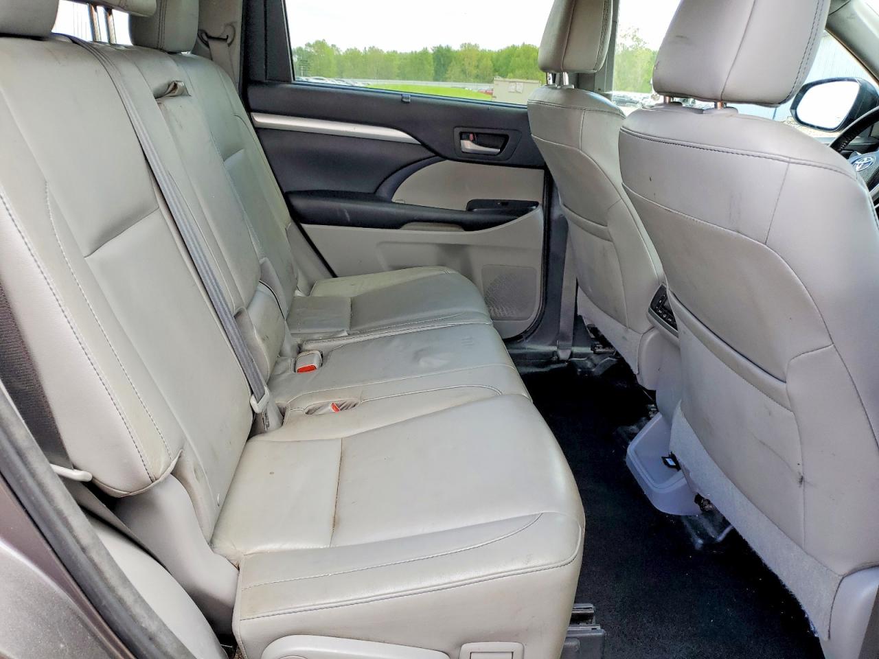 2016 TOYOTA HIGHLANDER