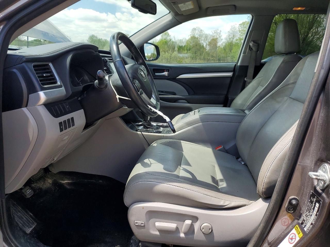 2016 TOYOTA HIGHLANDER
