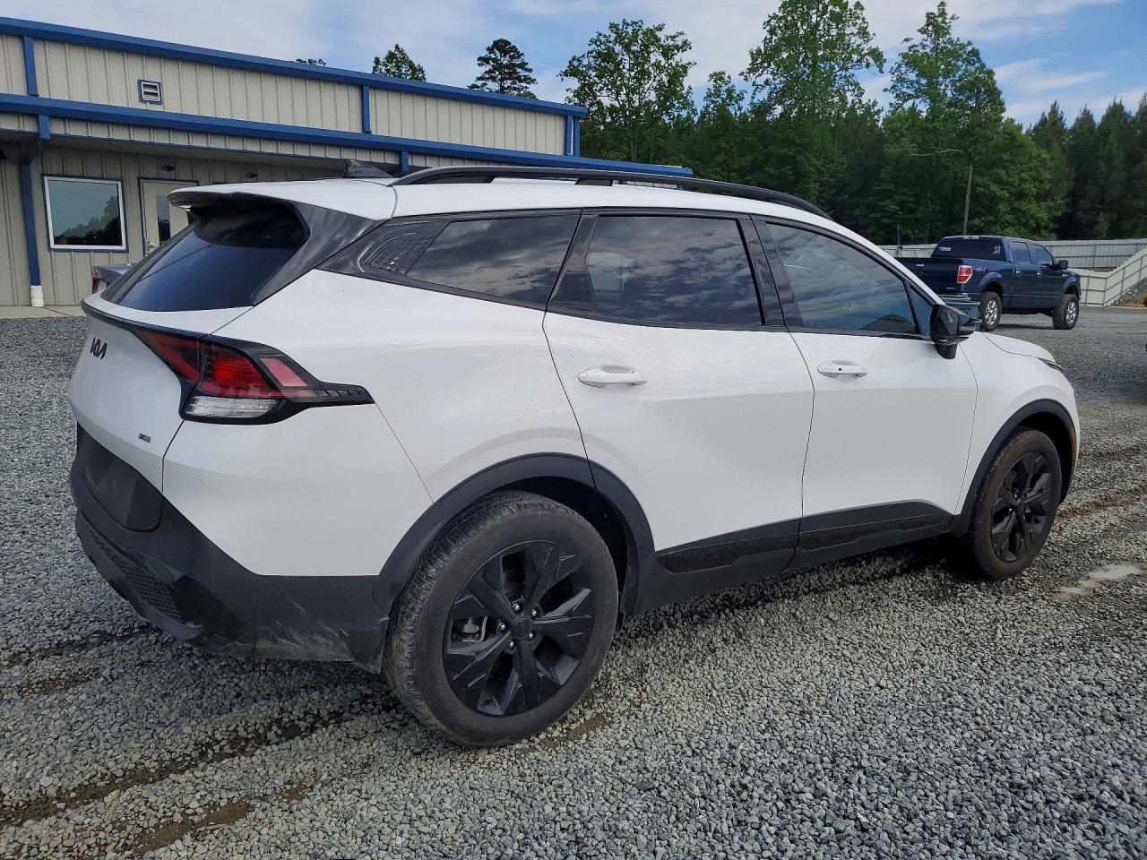 2025 KIA SPORTAGE X