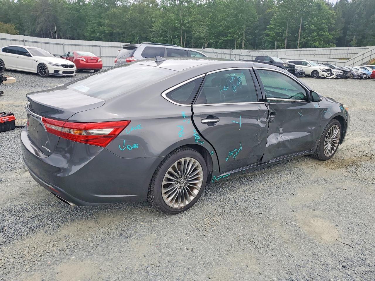 2016 TOYOTA AVALON