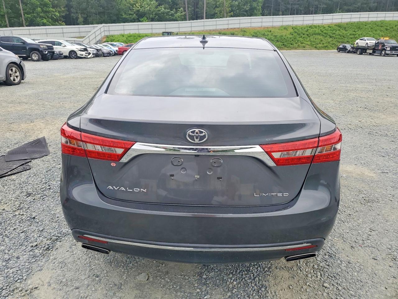 2016 TOYOTA AVALON