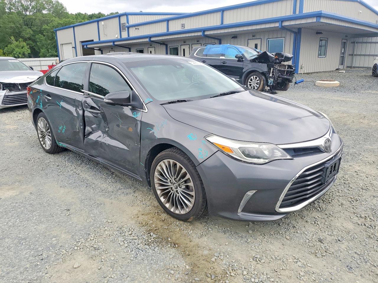 2016 TOYOTA AVALON