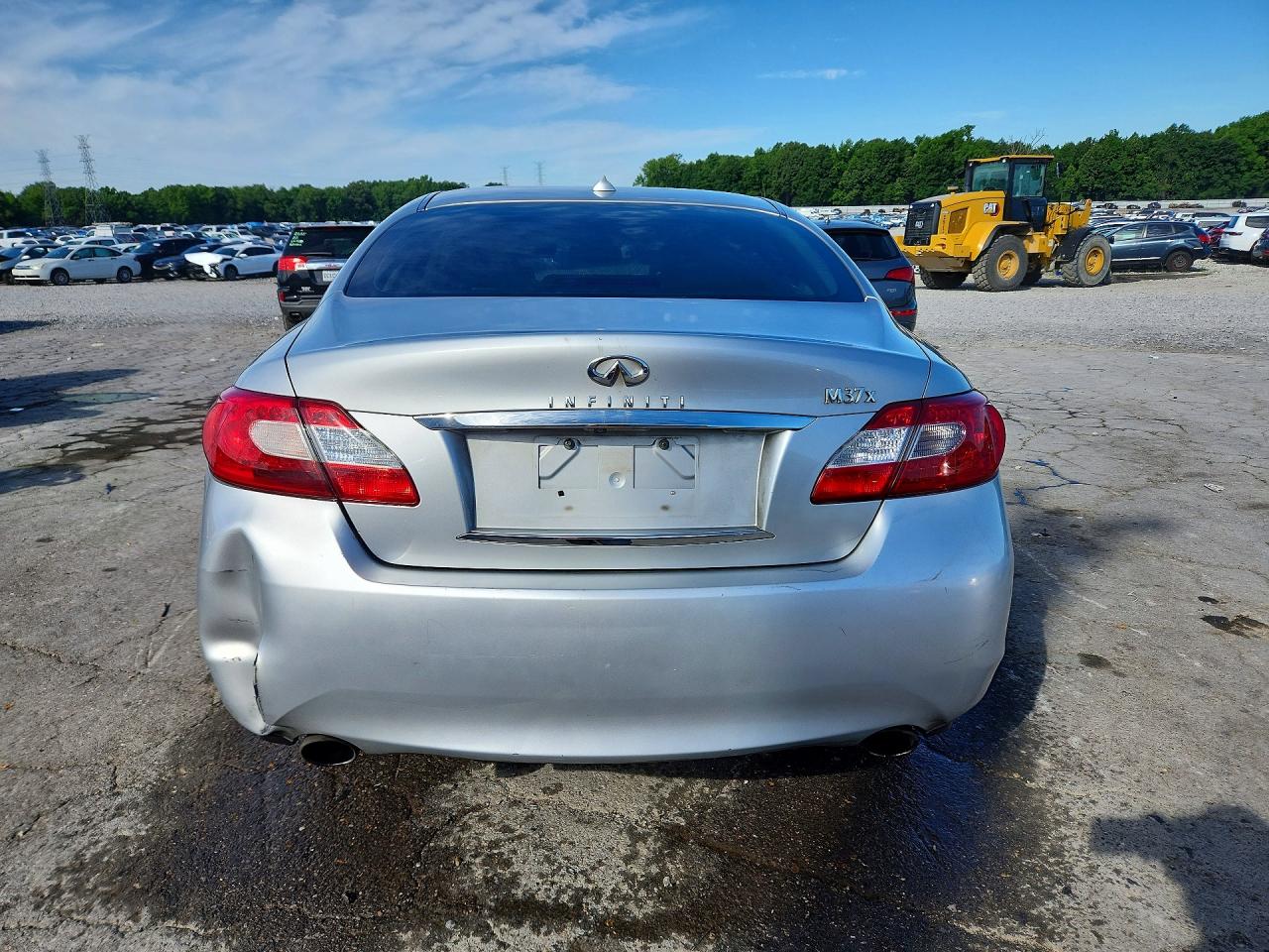 2011 INFINITI M37