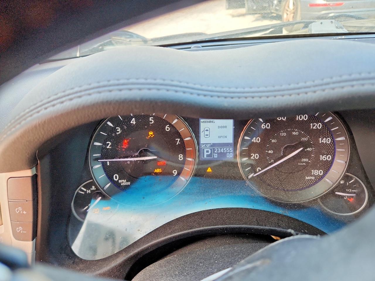 2011 INFINITI M37