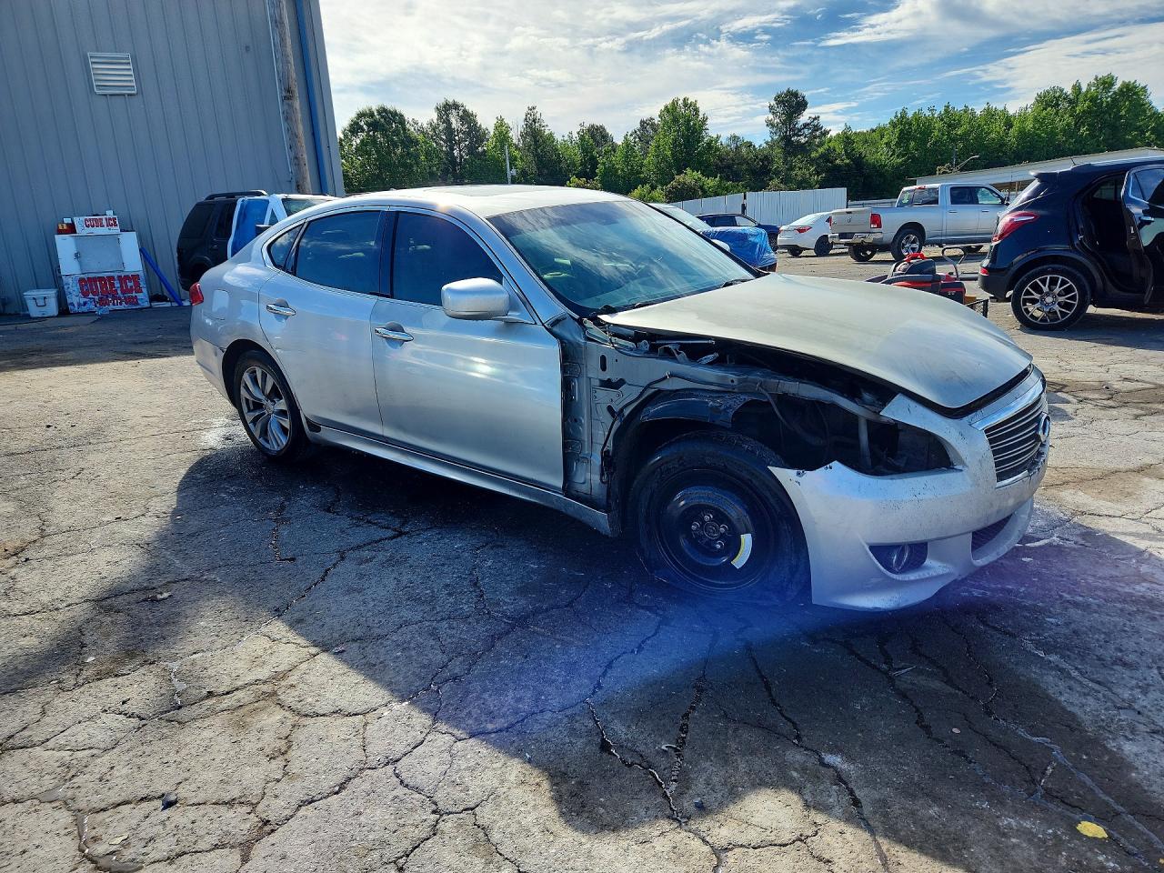 2011 INFINITI M37