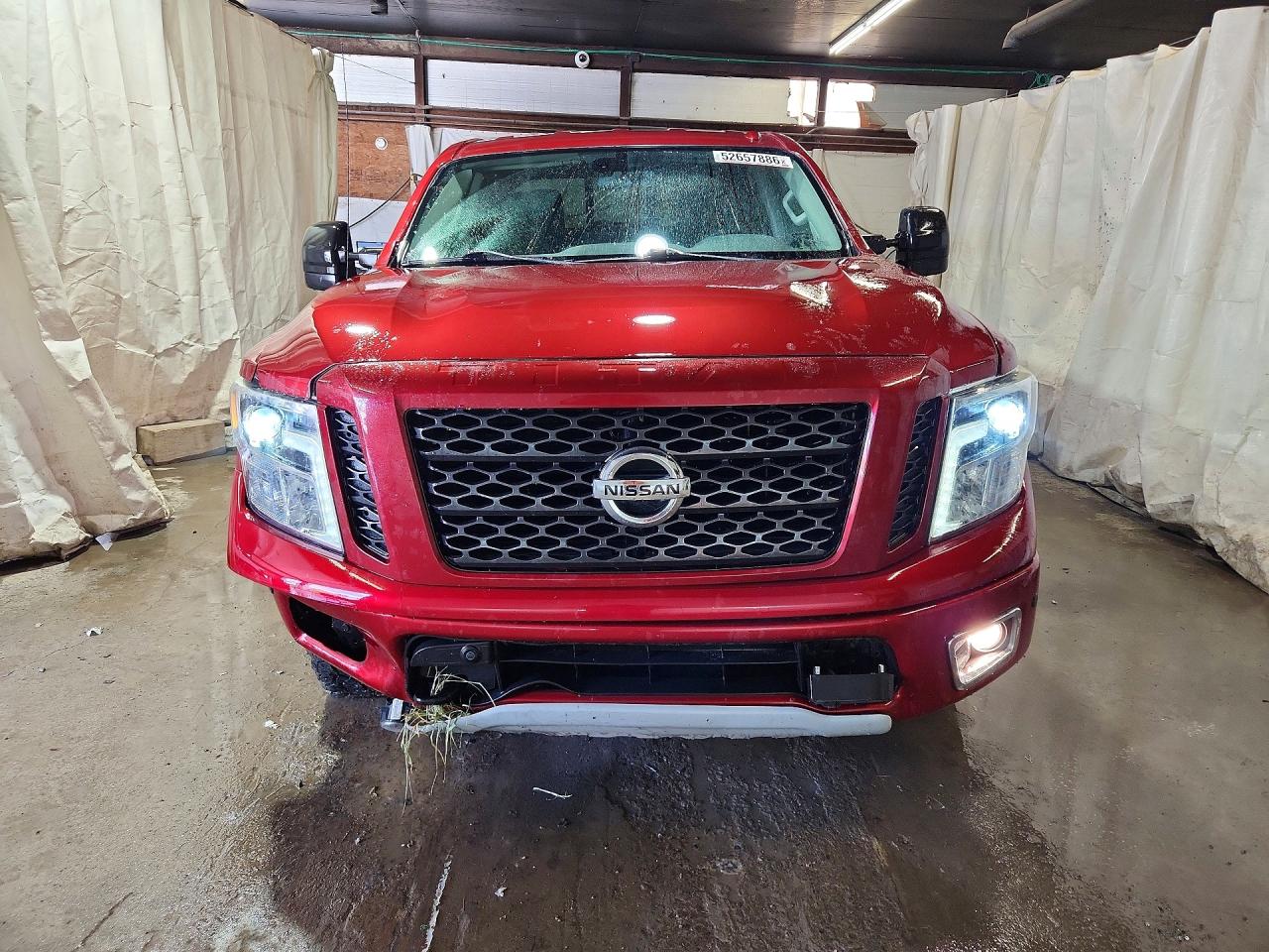 2017 NISSAN TITAN
