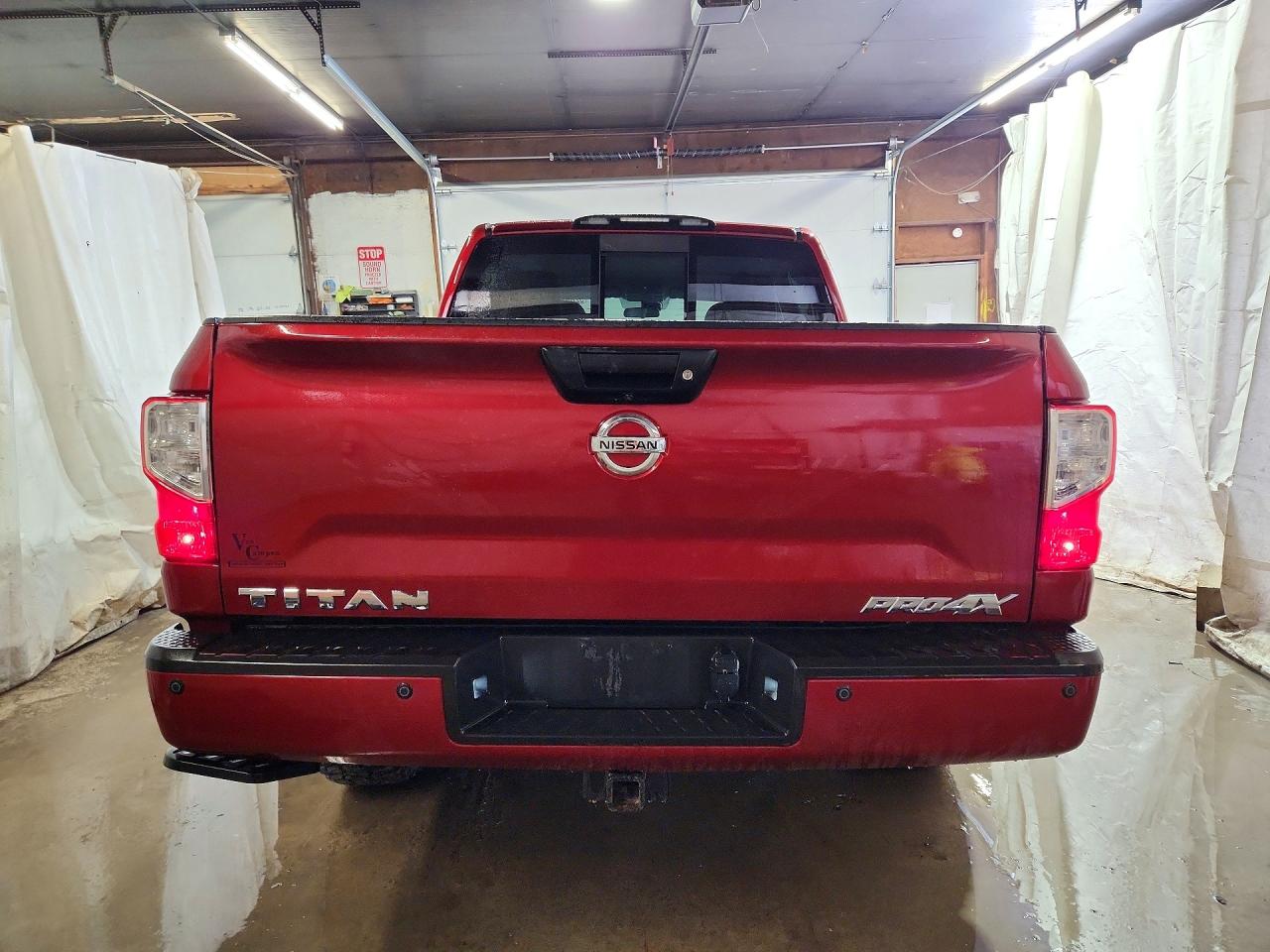 2017 NISSAN TITAN
