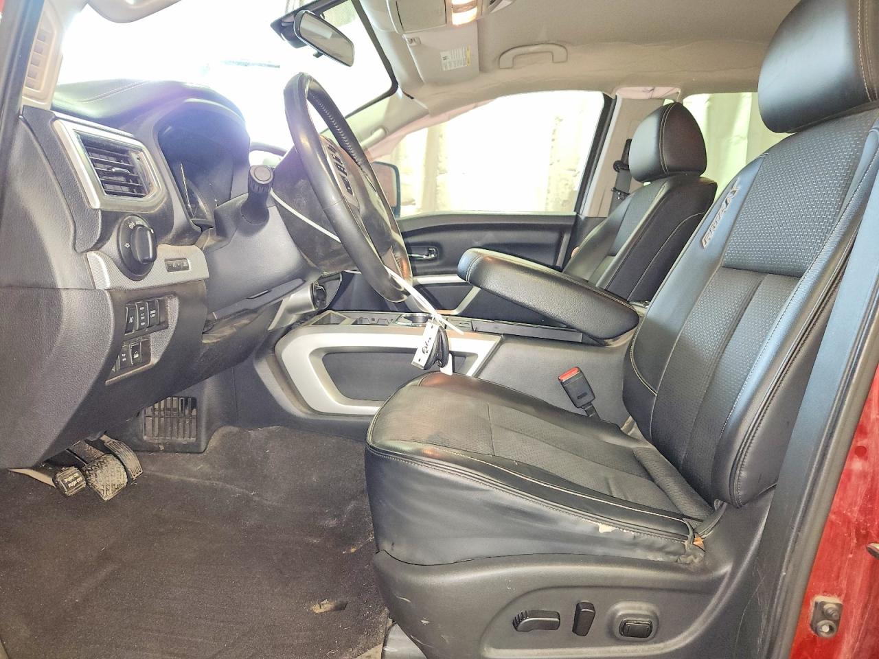 2017 NISSAN TITAN