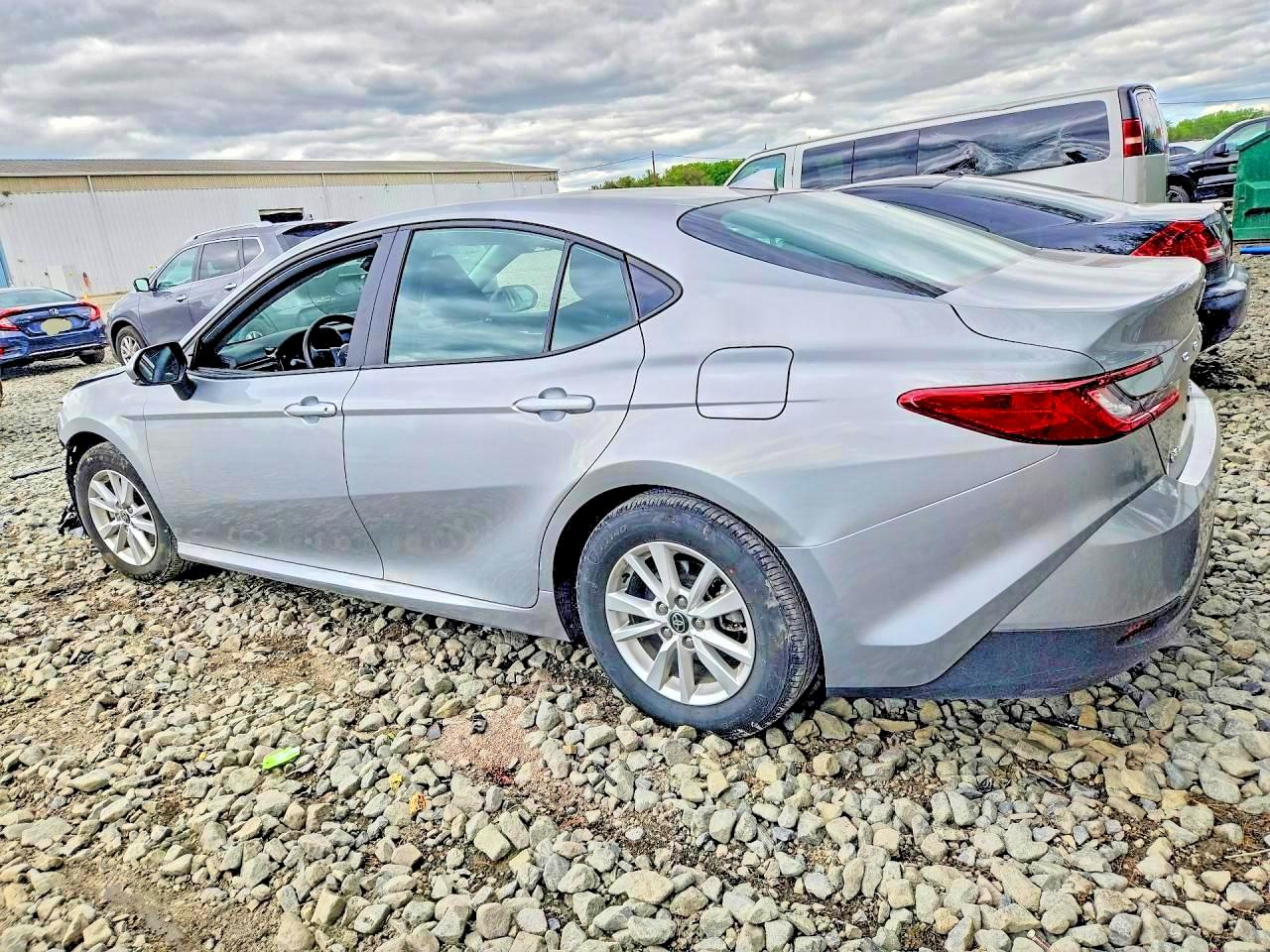 2025 TOYOTA CAMRY
